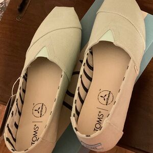 TOMS Women's Soft Mint Canvas Loafers